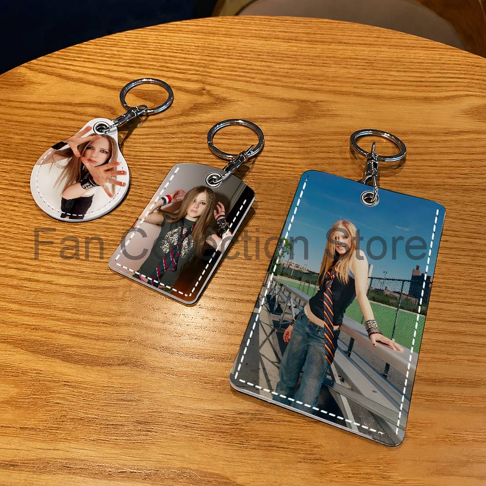 Singer A-Avril Holder Keychain - Airtag Holder Case 评论和价格